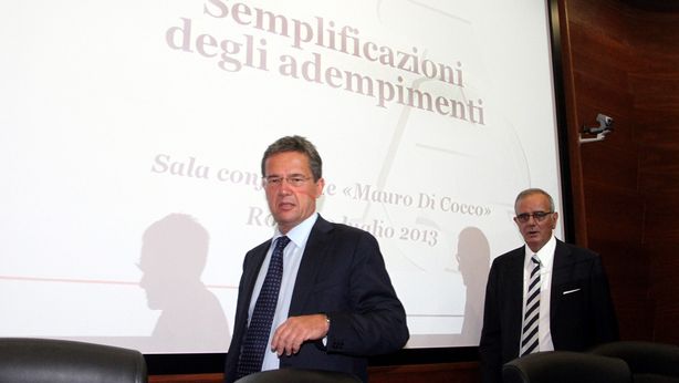 Delega fiscale, norma salva Berlusconi slitta di sei mesi