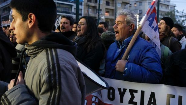 Troika sovrana in Grecia: chiede ondata licenziamenti