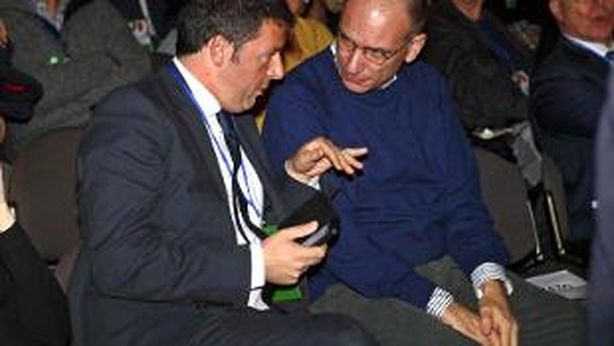 Renzi presenta Job Act, propone assegno universale
