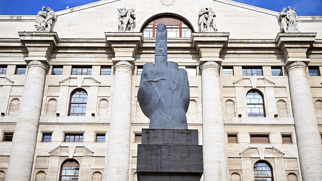 Famiglie italiane investono sempre più in azioni, mentre il patrimonio totale raggiunge nuovo record