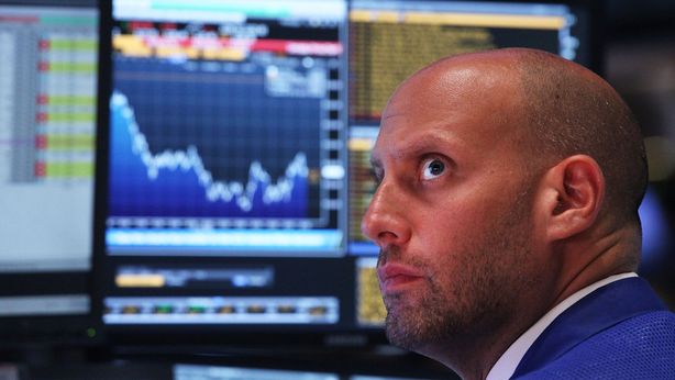 Borsa Milano giù, banche frenano le vendite. Bene Mps e Intesa dopo i conti