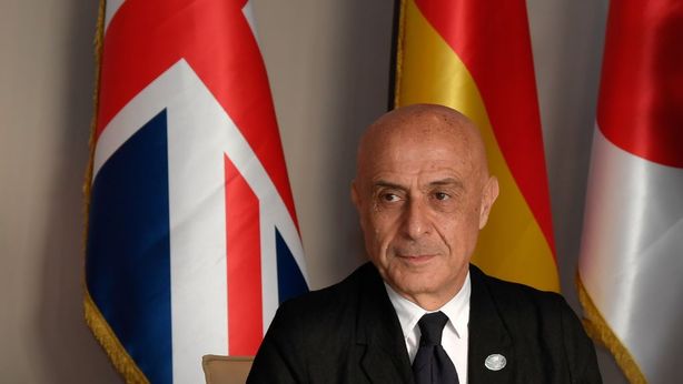 PD, Minniti si ritira da corsa segreteria. Renzi farà il suo partito