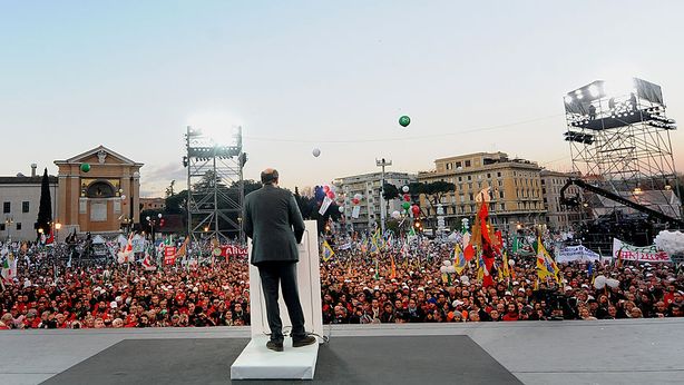 Manager pubblici al soldo dei partiti: una storia tutta italiana