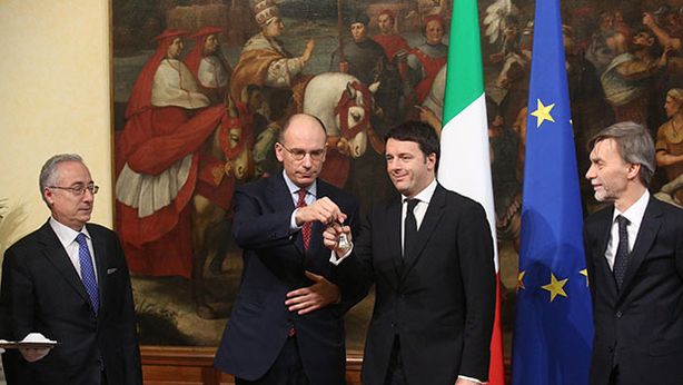 Nasce il governo Renzi (ancora larghe intese)