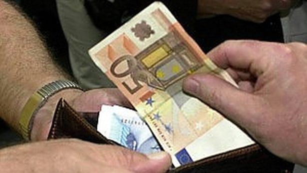 Deficit, Ue: Italia rischia di sforare il 3%