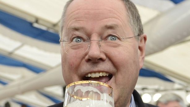 Leader SPD Germania: “Eletti due clown”. Napolitano costretto ad annullare riunione