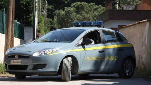 Truffa residenti all’estero: incassati 100mila euro in assegni Inps