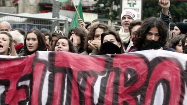 Come 37 anni fa: disoccupazione giovani al 44,2%