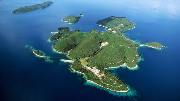 Madonna e Gates battuti: isola greca a oligarca russo