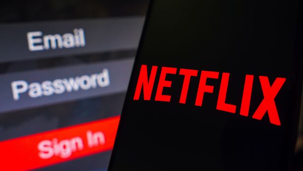 Netflix: nuovi abbonati e conti sopra le attese nel 3Q, alza i prezzi in alcuni Paesi
