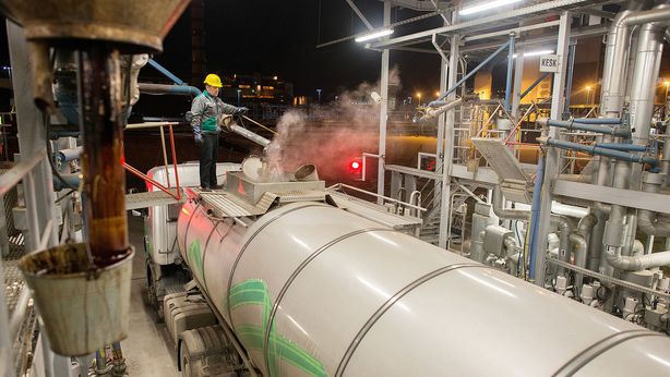 Possibile rialzo su un cross valutario e rimbalzo per il petrolio?