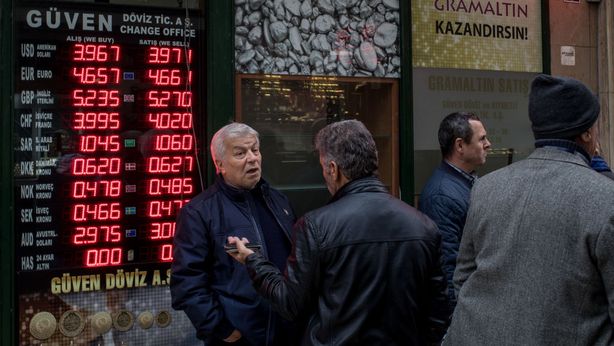 Lira turca risale da minimi, scatta piano per sedare tensioni