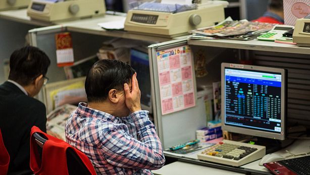 Mercati assediati da guerra valutaria, la chiave è il cross dollaro yuan