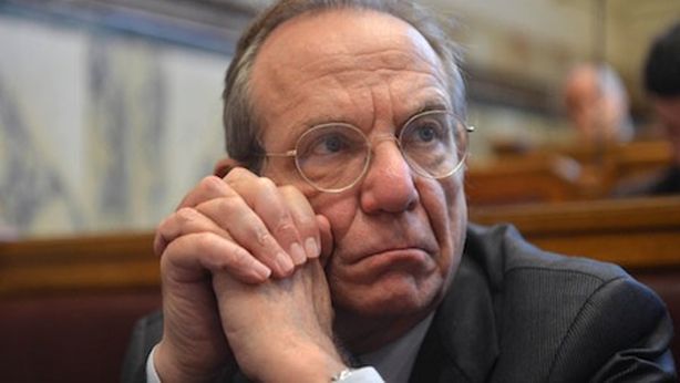 Anche Padoan, ultimo di una serie di ministri Economia, getta la spugna del finto ottimismo