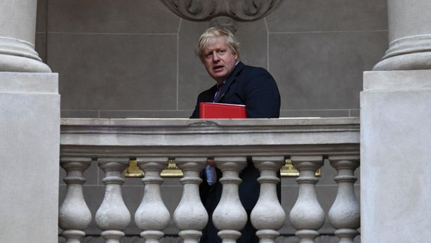 UK, partygate: grave oltraggio dell’ex premier Johnson