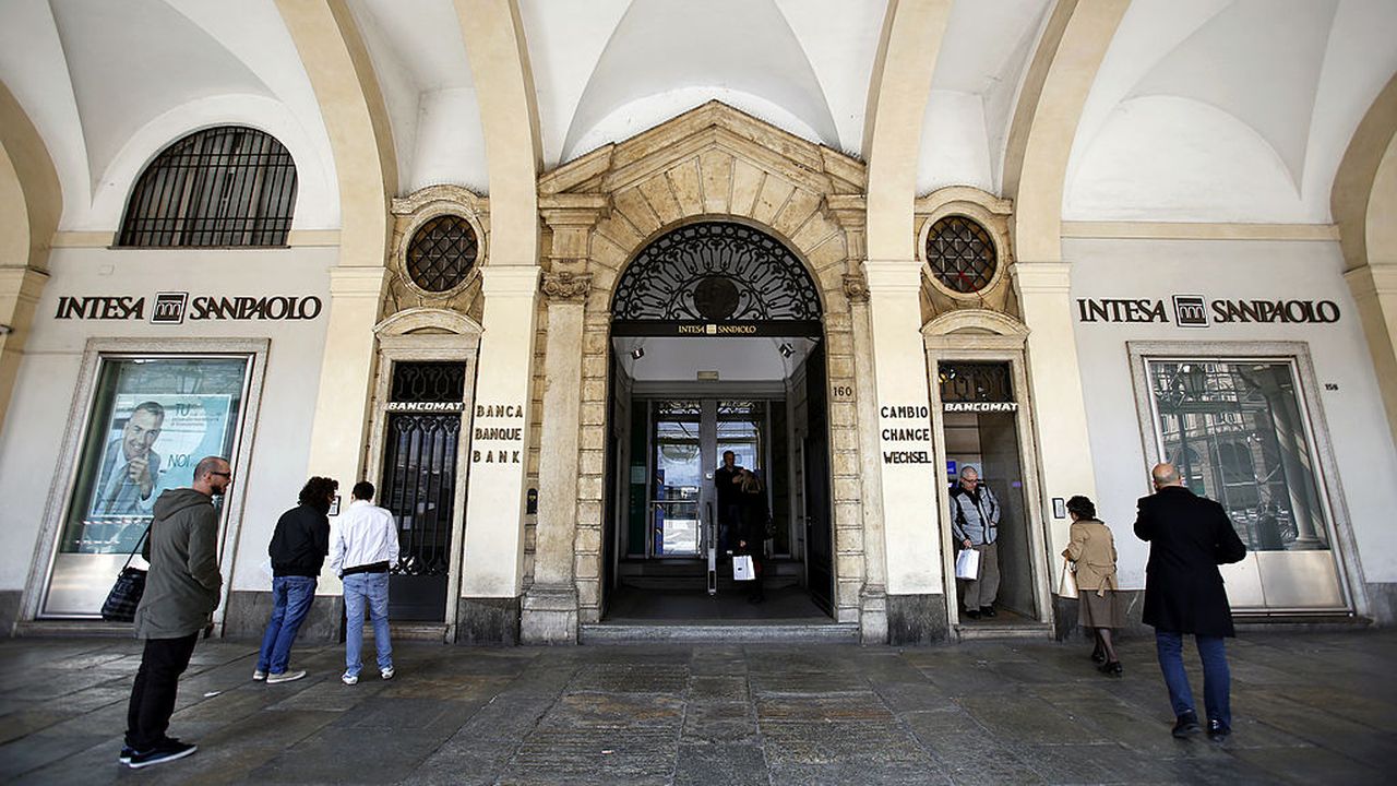Banche e finanza, si riduce lo scetticismo degli italiani verso di loro