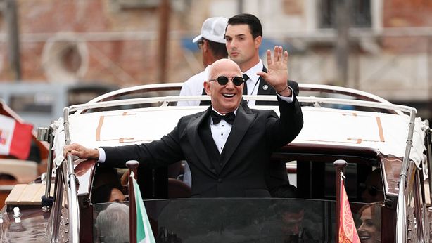 Bezos scarica un altro pezzo di Amazon, incassati oltre $700 mln