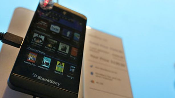 Blackberry: delude nuovo Z10, ma conti meglio del previsto