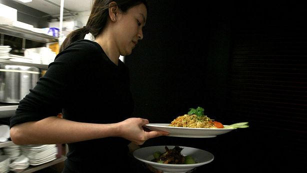 Italiani non vogliono lavorare? “Offro posti stabili, nessuno si presenta”