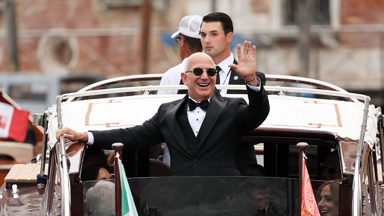 Bezos scarica un altro pezzo di Amazon, incassati oltre $700 mln
