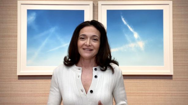 Cambio ai vertici di Meta: lascia Sheryl Sandberg, braccio destro di Zuckerberg