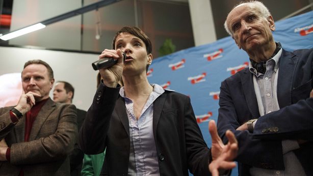 Voto in Germania: schiaffo a Merkel. Vola estrema destra