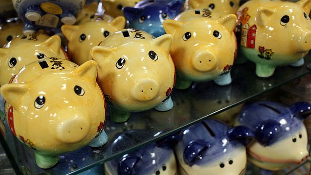 Italiani, risparmi sopra 1.350 miliardi. Consumi? Un terzo se ne va nella casa