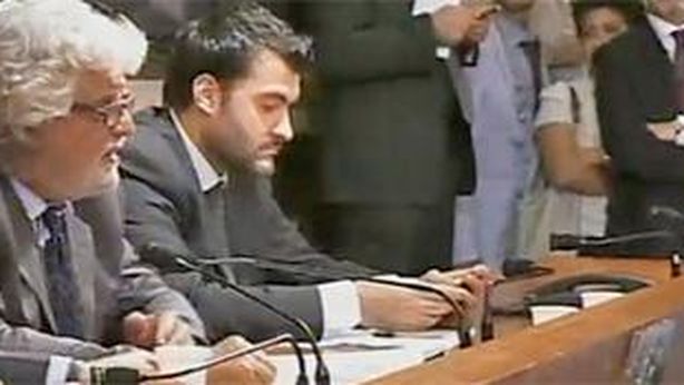 Grillo: “Italia sta saltando. Parlamento esautorato”