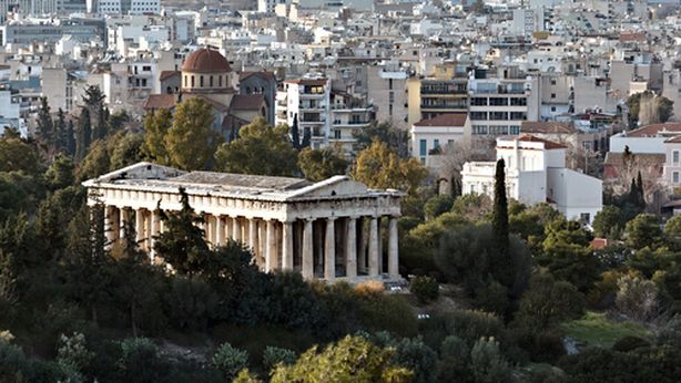 Disinnescata bomba davanti a banca Atene, forti tensioni Grecia