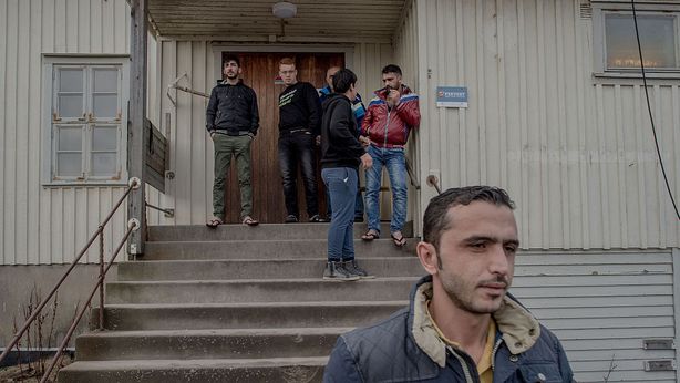Migranti: governo europeo offre mille euro a chi lascia paese