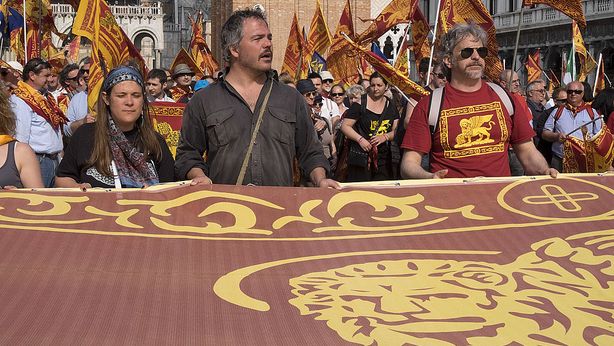 Banche venete: via ai maxi tagli. Viola: eviteremo “macelleria sociale”