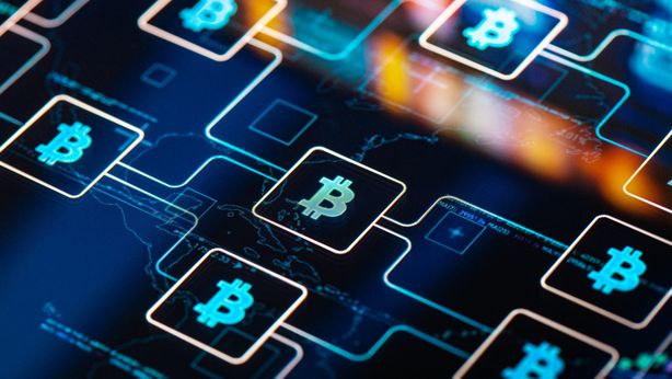 Bitcoin, FED spinge in basso i prezzi. Le stime gli analisti