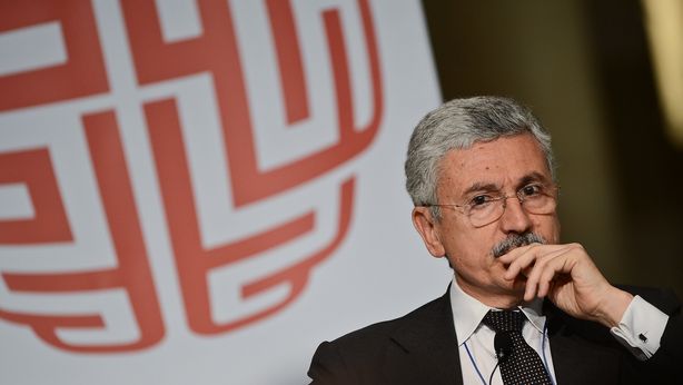 D’Alema sfida Renzi: “Pur di cacciarlo voto Raggi”. Poi nega ma chi gli crede?