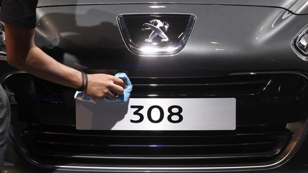 Marchionne prenda nota: Francia pronta a nazionalizzare Peugeot