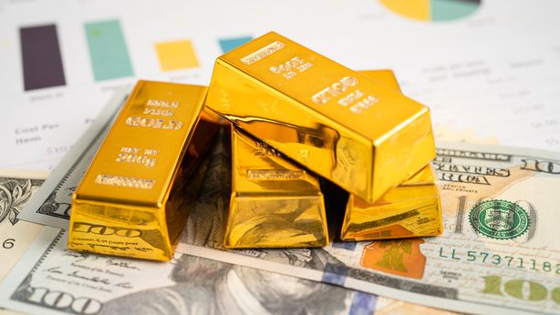Oro tocca nuovo massimo storico con shock dazi Trump