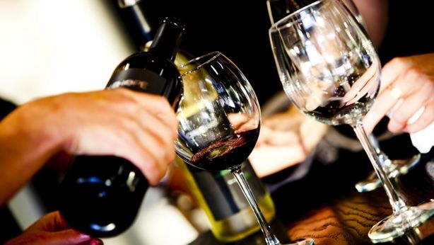 Gli americani bevono sempre meno vino italiano