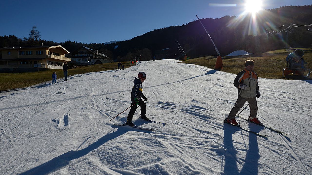 Niente neve sulle Alpi, stazioni sciistiche in crisi