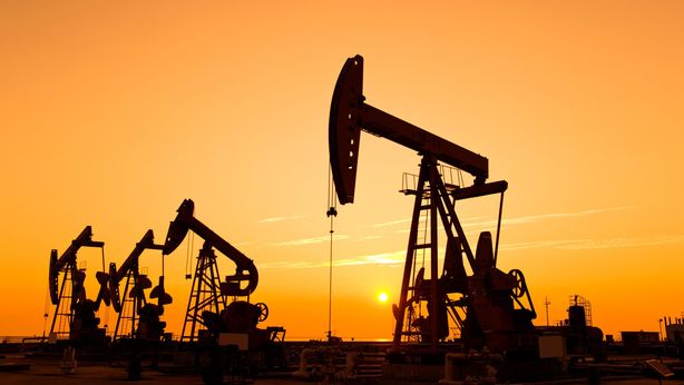 Petrolio: tensioni geopolitiche fanno volare i prezzi, Brent sfonda $90 al barile
