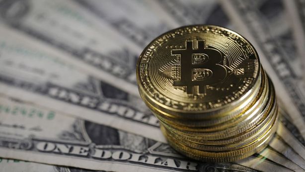 Bitcoin a un passo dal nuovo record, toccata quota 63.200 dollari