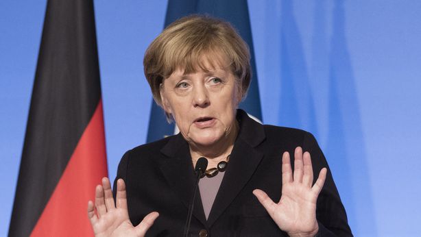 Testa di maiale con insulti rinvenuta fuori ufficio Merkel