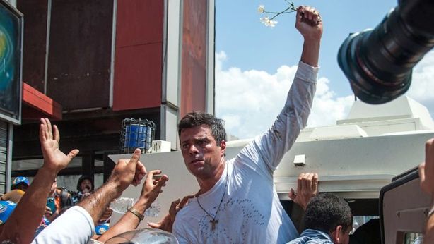 Venezuela sull’orlo del caos, inflazione al 57%, valuta scivola di un altro 20%