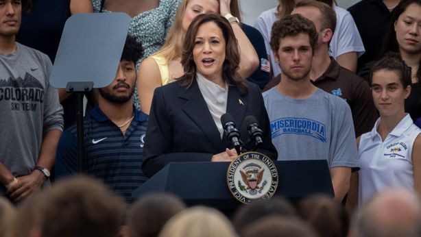 Kamala Harris strizza l’occhio ai milionari Usa, tassa sul capital gain al 28%
