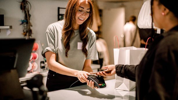 Cashback: via quello statale arriva il privato, dalle banche alle autostrade
