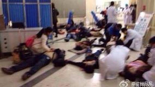 Cina, massacro in metropolitana: in 27 uccisi a coltellate, cento feriti