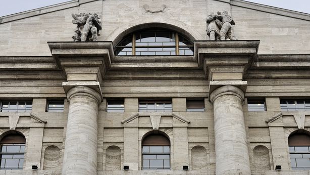 Borsa Milano +1,7% grazie a Bce e Fed