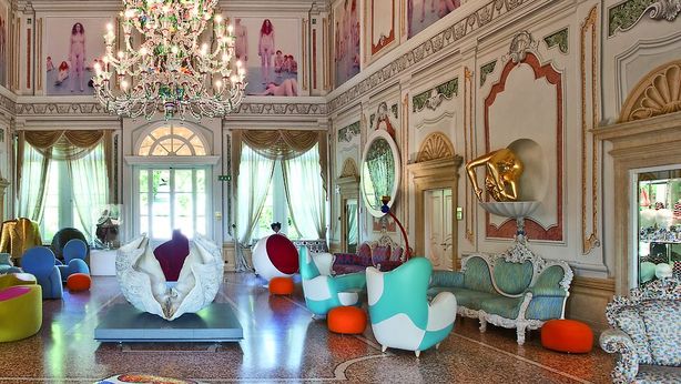 Byblos Art Hotel Villa Amistà, soggiorno d’arte