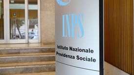 Pensioni, in Italia il buco vale già 6 punti di Pil. Tre strade (di successo) per cambiare il sistema
