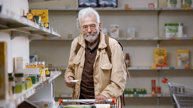Come cambia l’Italia, sempre più vecchi e poveri secondo il Censis