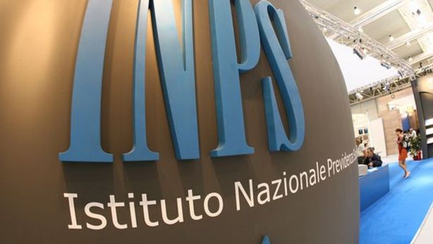 Italiani, siete idioti a dire si a tasse alte, sacrifici, disoccupazione. Per pagare il loro debito
