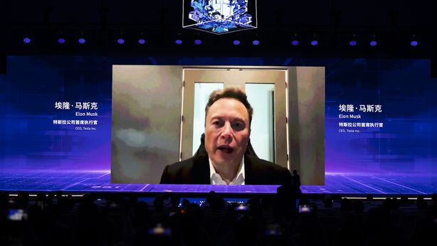 Elon Musk a caccia di finanziamenti per xAi, la startup di intelligenza artificiale